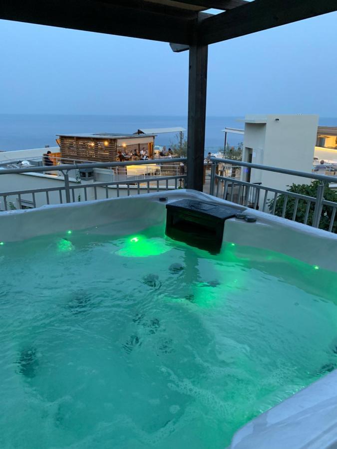 Hotel Calavita Rooftop & Spa San-Martino-di-Lota Екстер'єр фото