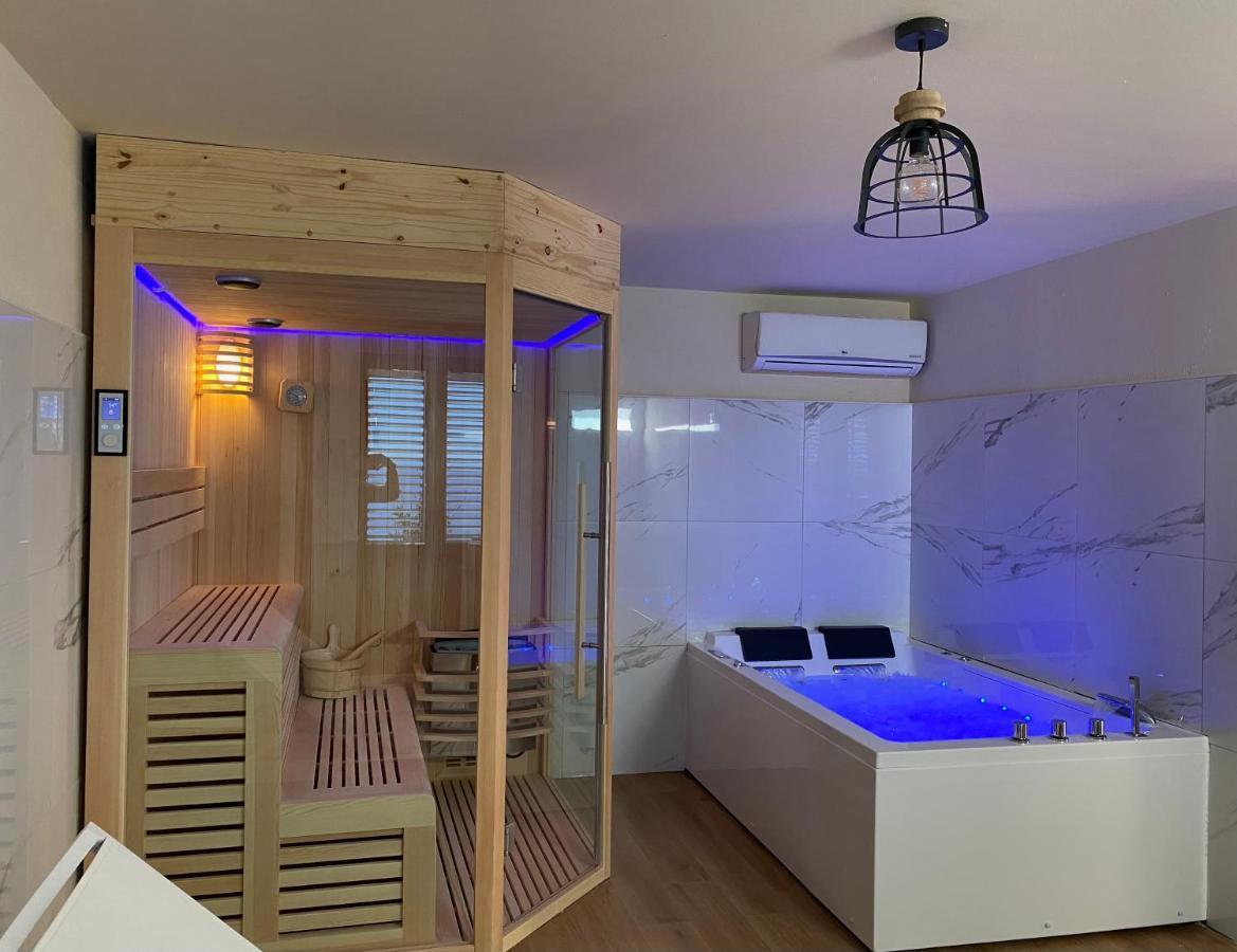 Hotel Calavita Rooftop & Spa San-Martino-di-Lota Екстер'єр фото