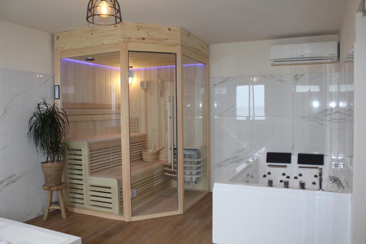Hotel Calavita Rooftop & Spa San-Martino-di-Lota Екстер'єр фото